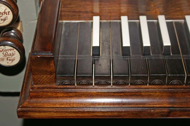 Orgeldetailfoto Justinus-Ehrenfried-Gerhard-Orgel Jena-Ziegenhain
