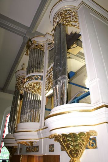 Orgeldetailfoto Schüssler-Wolf-Orgel Neumark